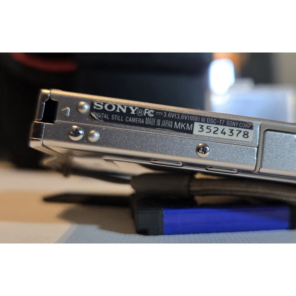 Sony Cyber-shot DSC-T7 Silver Y2K Digicam Bundle 256 Memory Stick Charger TESTED - Picture 5 of 7